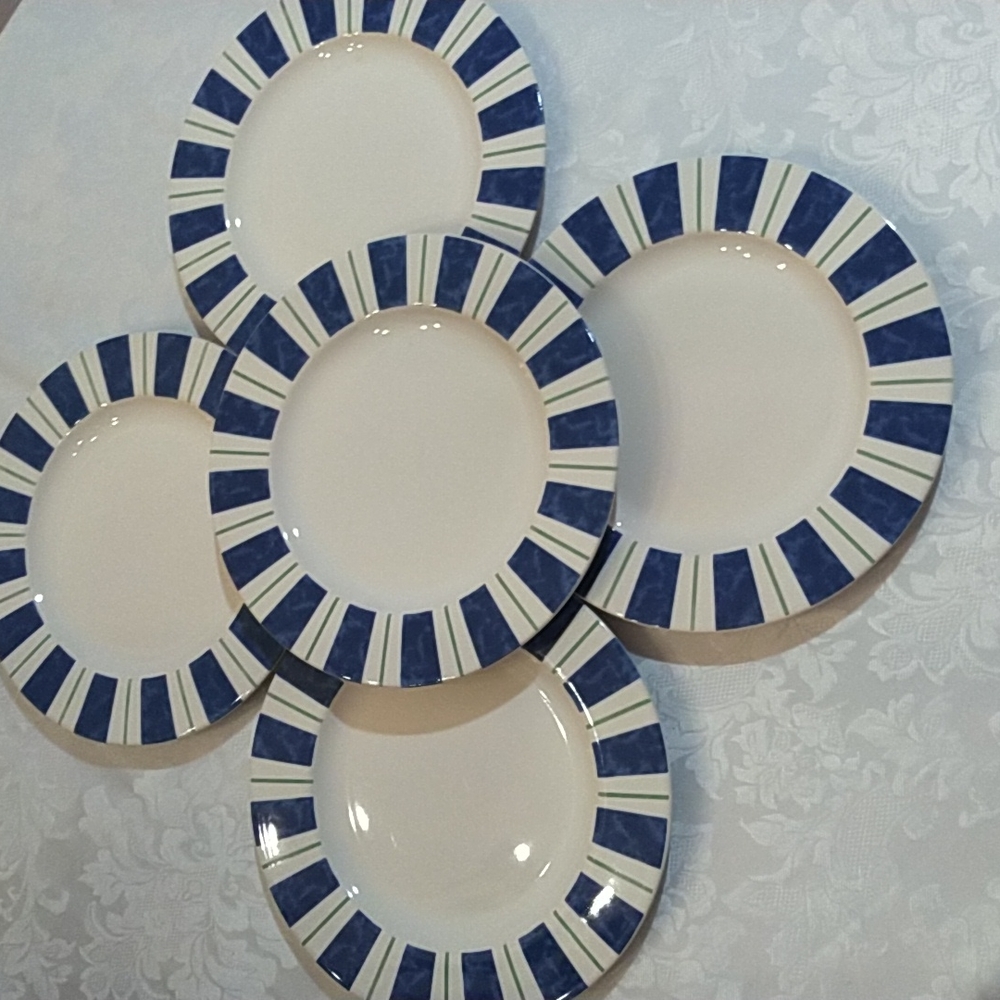 Blue Green Off White Dinner Plates 10"
